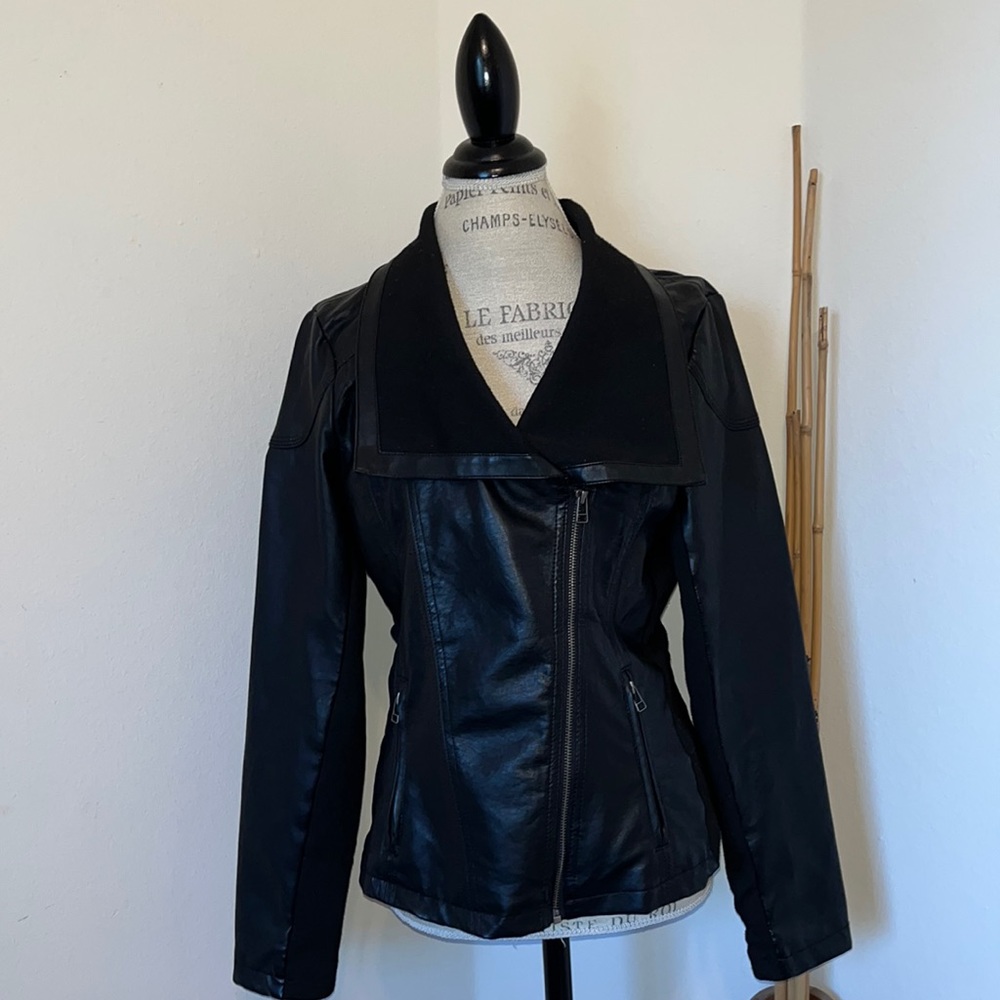 METAPHOR SIZE MEDIUM BLACK FAUX LEATHER JACKET